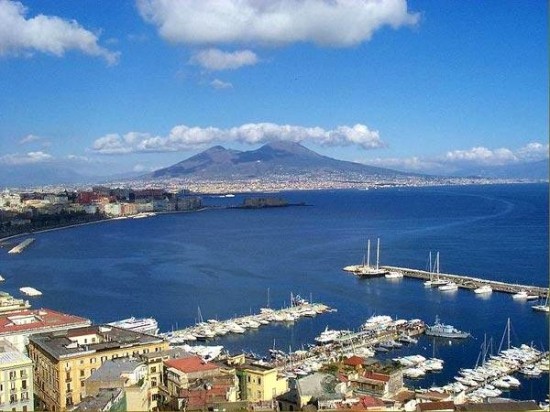 La baie de Naples et le vésuve